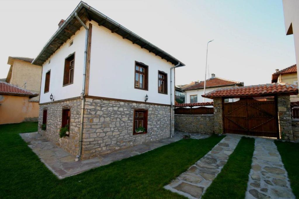 Private 4Br-2Ba Guest House Dryanovo With Pool And Free Parking Exterior photo