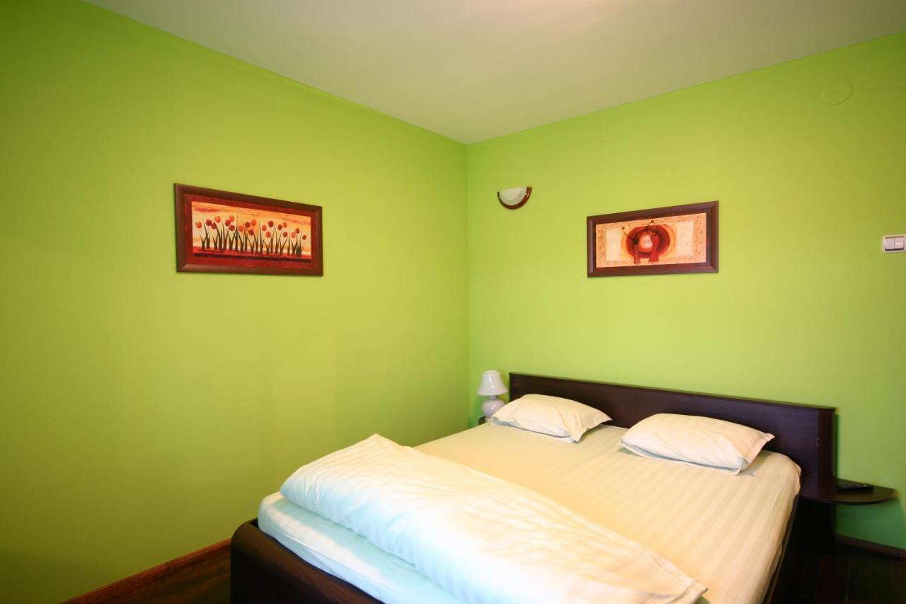Private 4Br-2Ba Guest House Dryanovo With Pool And Free Parking Exterior photo