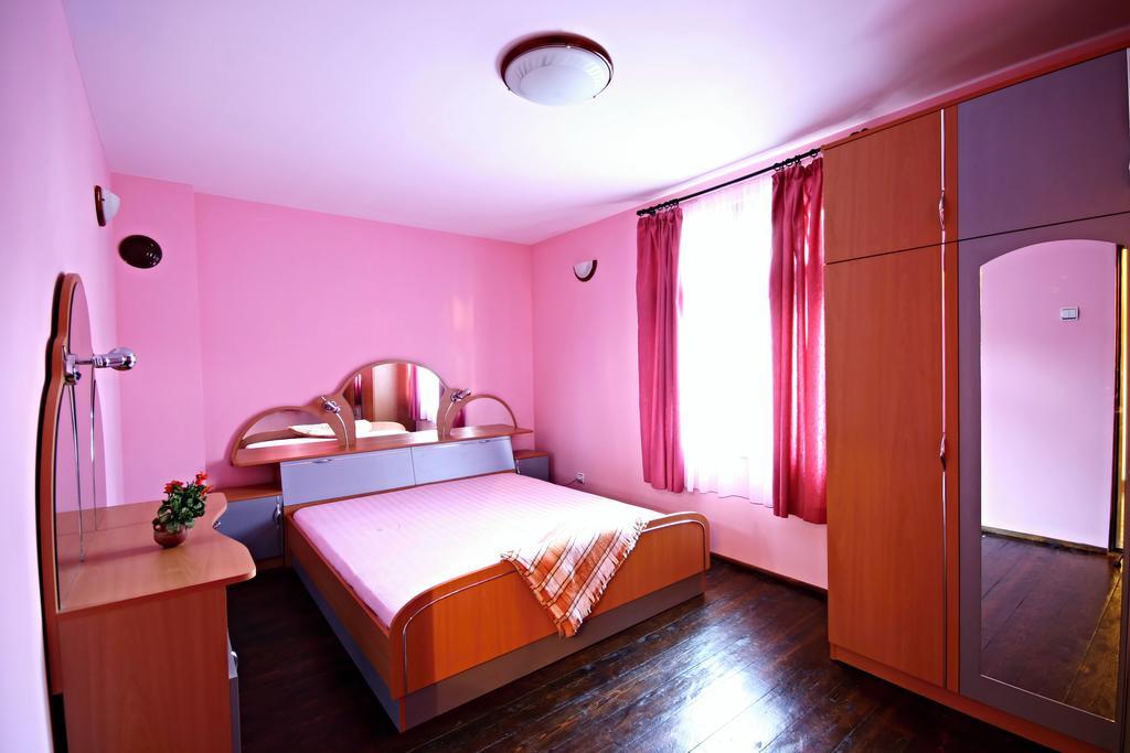 Private 4Br-2Ba Guest House Dryanovo With Pool And Free Parking Exterior photo